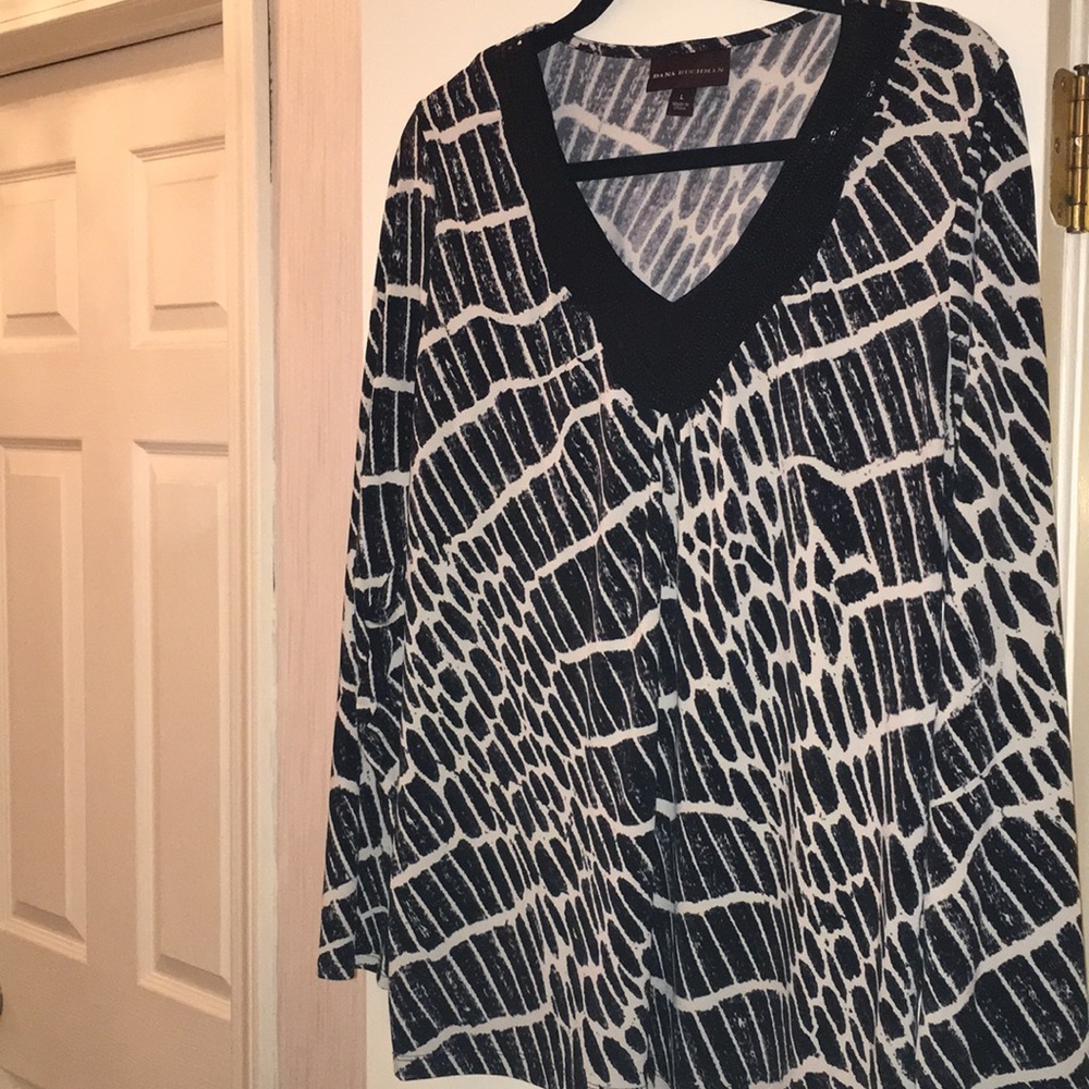 Black and white blouse